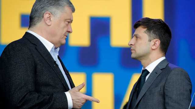 Разумков рассказал о черпаках «коричневой жижы», вылитых Порошенко на Зеленского
