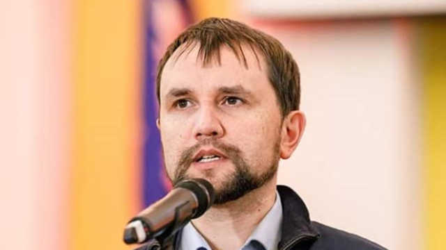 "Прекратим издевательства над ветеранами": в Раде инициируют увольнение Вятровича