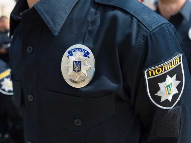 Пьяный хулиган сломал ногу полицейскому на Николаевщине