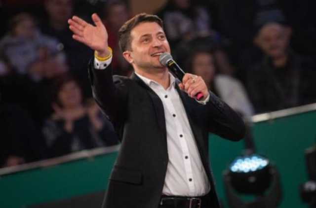 За портретом Зеленского образовались очереди: заоблачные цены не помеха