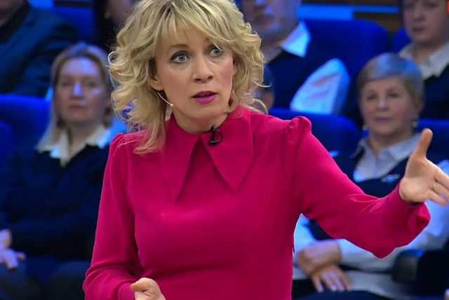 Захарова намекнула, что в раздаче паспортов РФ на Донбассе виноват Зеленский