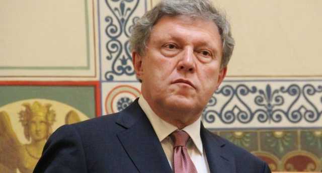 «Войну надо прекращать»: Явлинский подверг критике указ Путина о российском гражданстве