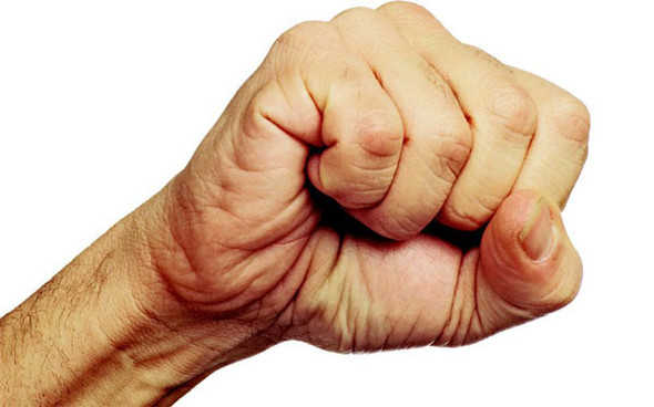 Дедовщина: в Одессе старший матрос избивал сослуживцев