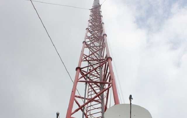 Житель Харькова хотел спрыгнуть с 20-метровой телевизионной башни