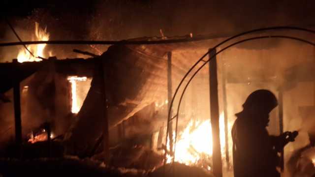 Сгорела хата: в Днепре просят помочь воину-добровольцу