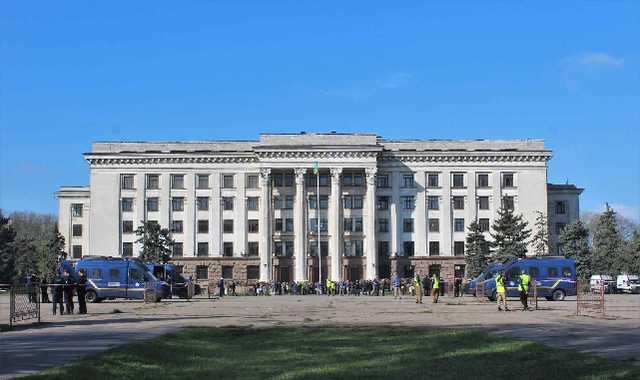 В Одессе на Куликовом поле задержали мужчину с надписью «Севастополь» на футболке
