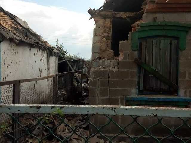 Российские боевики обстреляли и уничтожили дома мирных жителей под Донецком