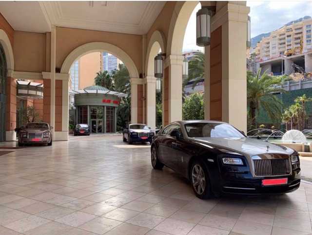 У Монако сфотографували Rolls-Royce на українських номерах