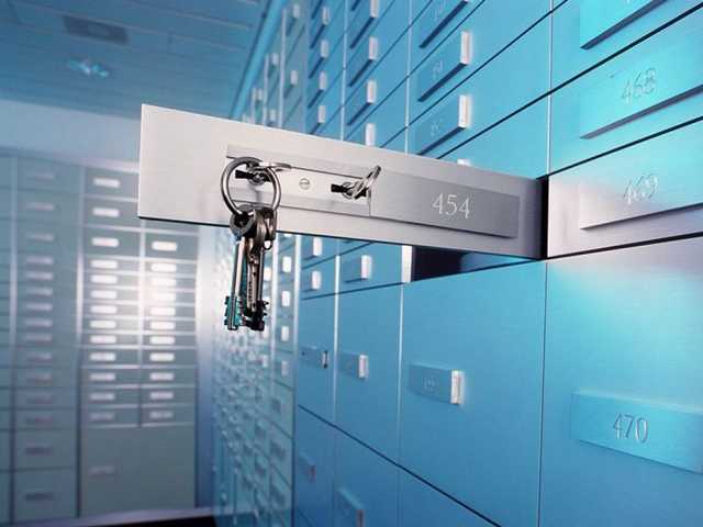 Адвокат рассказал о процедуре блокировки банковских счетов должников