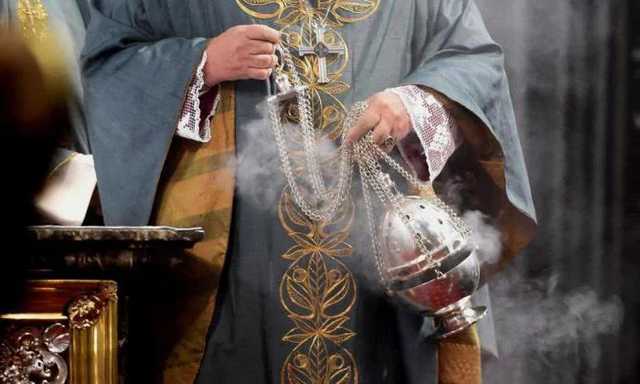 Во Львове учащихся лицея регулярно заставляют участвовать в уличных молебнах