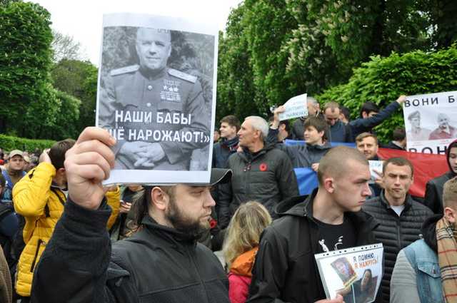 Акции "Бессмертный Грут" и "Никто не забыт. Ничто не забыто" прошли в Киеве