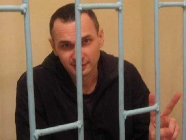 Ходит строем и пишет сценарии: адвокат Сенцова рассказала о лагерных буднях узника Кремля