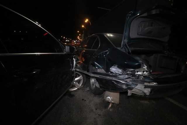 На Северном мосту в Киеве столкнулись две легковушки