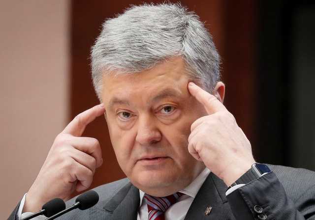 Порошенко нагородив орденом соратника Медведчука