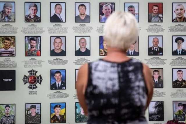 "Сыновья отдали жизнь!" Украинские матери потребовали от Зеленского остановить войну