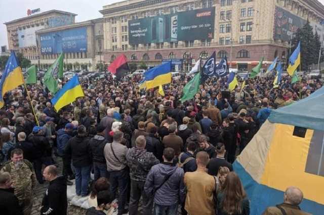 "Для меня это честь": Геращенко вмешалась в скандал с волонтерской палаткой в Харькове