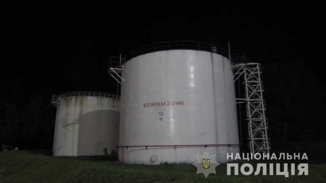 В Борисполе поймали мужчину, укравшего 2,3 тысячи литров авиационного топлива