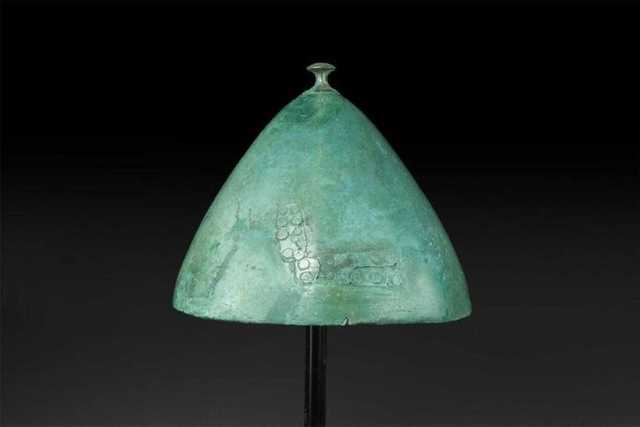 СБУ відкрила кримінальне провадження за статтею “контрабанда”, через бронзовий шолом, який продали на лондонському аукціоні