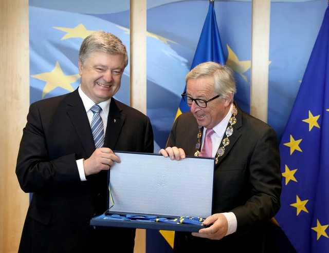 Порошенко наградил Юнкера орденом Ярослава Мудрого