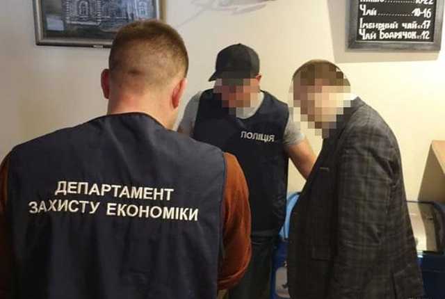 При получении $2,5 тыс взятки задержан работник прокуратуры Хмельницкой области, - Нацполиции