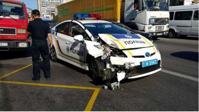 За 4 года в ДТП пострадало около полутора тысяч полицейских авто