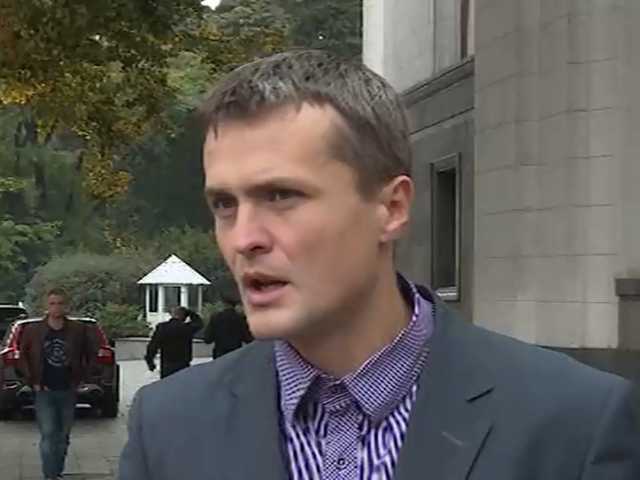 Депутат: власть делает все, чтобы Зеленский не смог сделать кадровых изменений