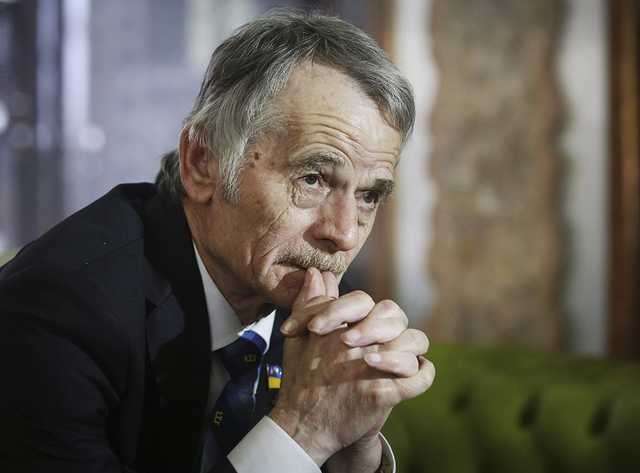 Російська поліція навідалася у будинок Джемілєва в окупованому Криму