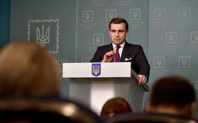 Порошенко принял отставку главы АП Елисеева