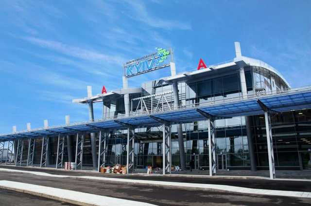 Суд отменил штраф АМКУ для аэропорта «Жуляны» и компании нардепа Хмельницкого