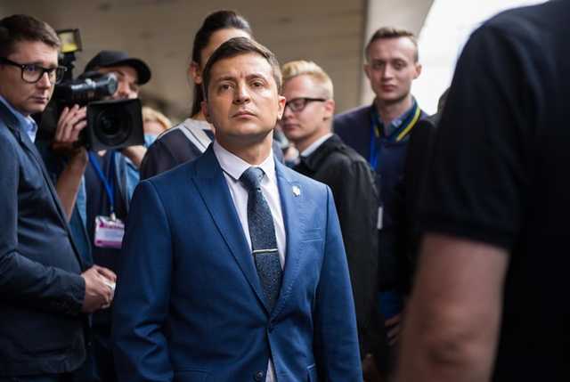 Зеленский – Кабмину: Вы можете взять бумагу, ручку и освободить места