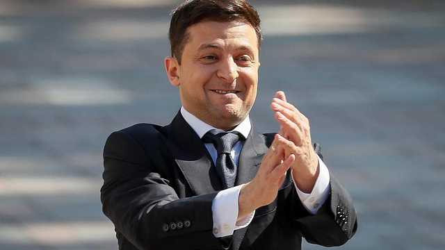 Не отдал воинское приветствие: командующего ССО призвали объяснить демарш против Зеленского