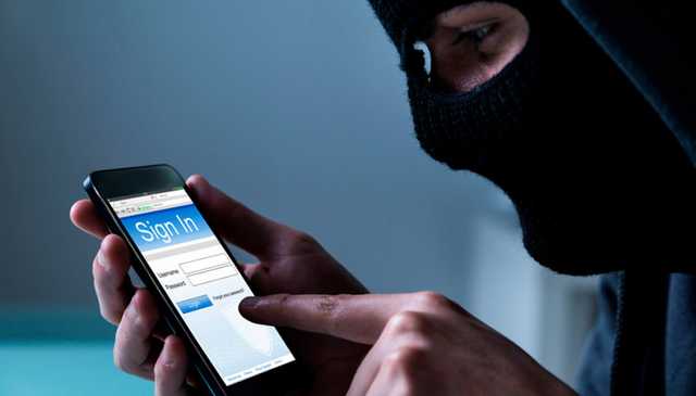 Достаточно узнать номер телефона: мошенники воруют счета и соцсети украинцев