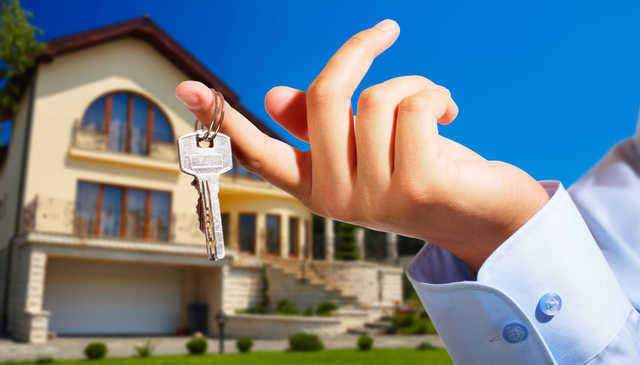 В пригородах Киева замораживают стройки, а жилье дорожает