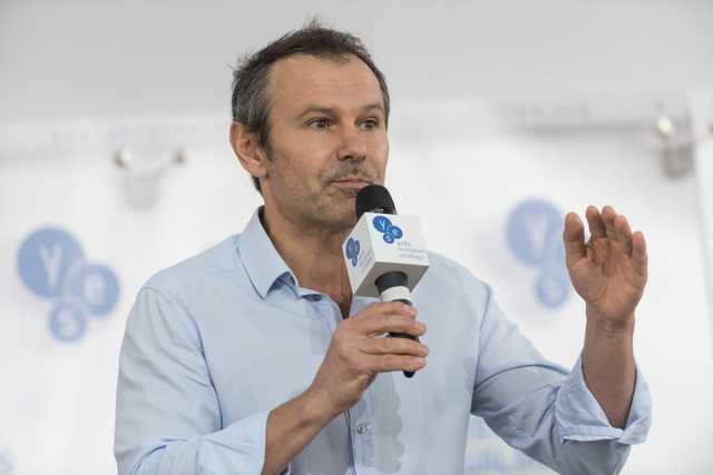 Вакарчук схитрил, чтобы зарегистрировать партию