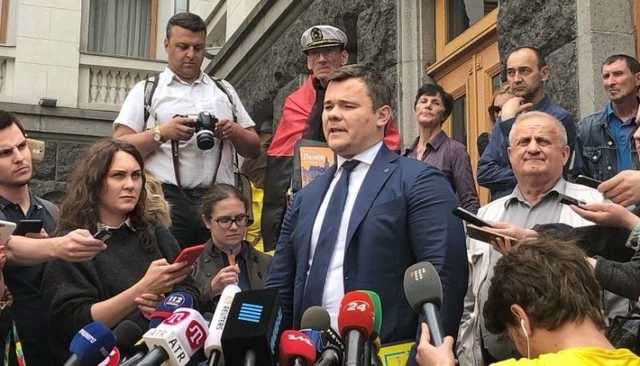 Михаил Подоляк: “Новые хотят кушать”