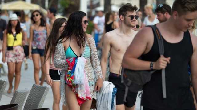 У Чорногорії пропонують штрафувати туристів на 500-700 євро за неприйнятний вигляд