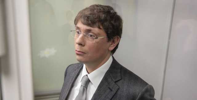 Защита Порошенко обратилась в ГПУ с просьбой открыть уголовное дело против Крючкова