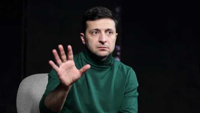 На сайте президента идет настоящая борьба “за” и “против” отставки Зеленского