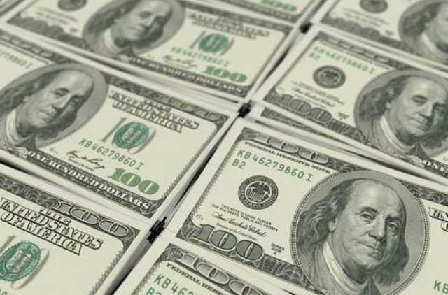 Гривна уходит на выходные не в лучшей форме: свежий курс валют