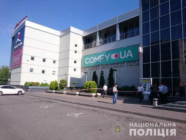 В Виннице заминировали торговый центр и четыре университета