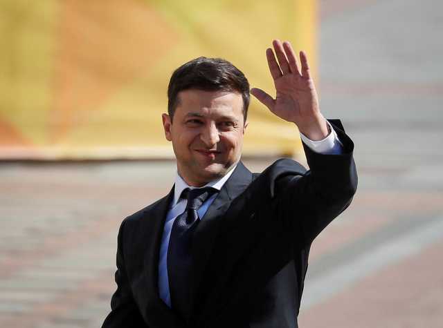 Зеленский после разговора с Меркель анонсировал звонок Макрону