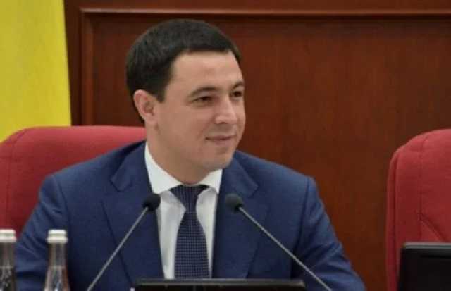 Владимир Прокопив: Бедный чиновник, богатая жена