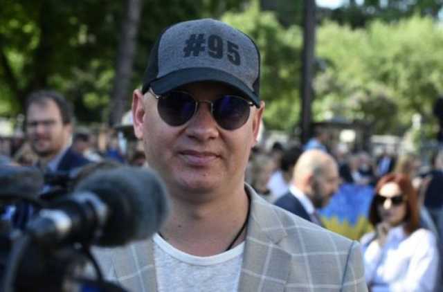 «Дерись!»: пьяная толпа атаковала Кошевого