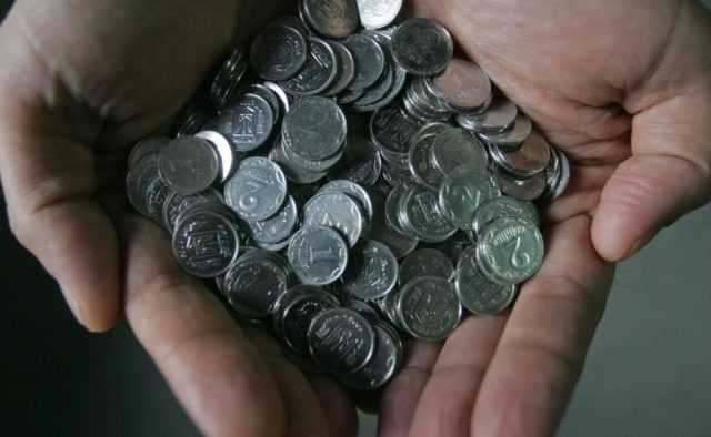 В Борисполе водитель маршрутки отказался принимать “мелочь” у пассажирки с ребенком