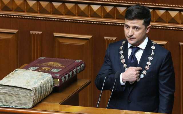 На Зеленського подали до суду