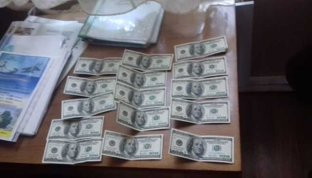 Под Киевом сельского голову задержали на взятке в $3 тысячи