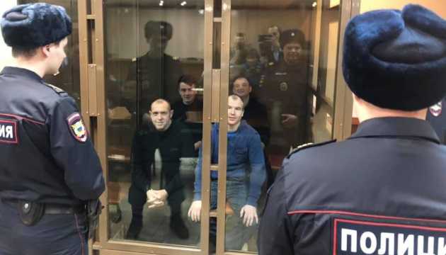 На адвокатів полонених моряків прямо в суді спустили собаку