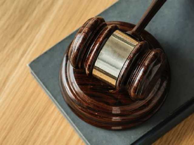 Горілчаний скандал: Донька заступника Пшонки змовилась з офшорами кіпріотів у суді