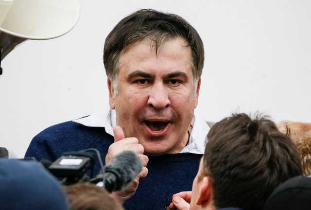 "Саакашвили – человек-граната. Рванет обязательно", – писатель