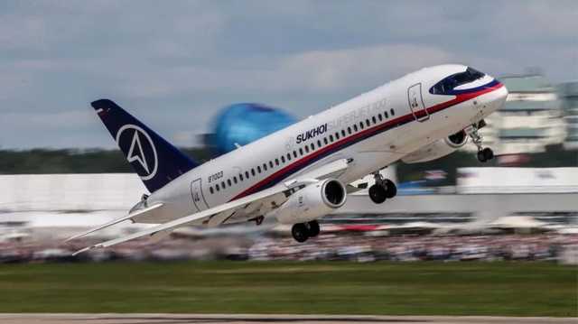 Россия пытается протащить падающие "Суперджеты" на мировые рынки